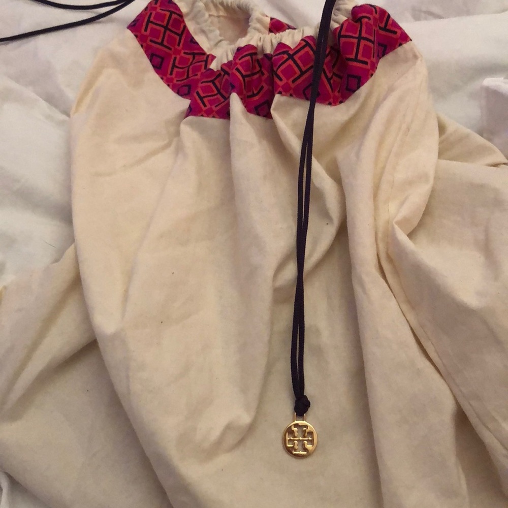Leather Chained Tory Burch Shoulder Bag - Picture 6 of 8